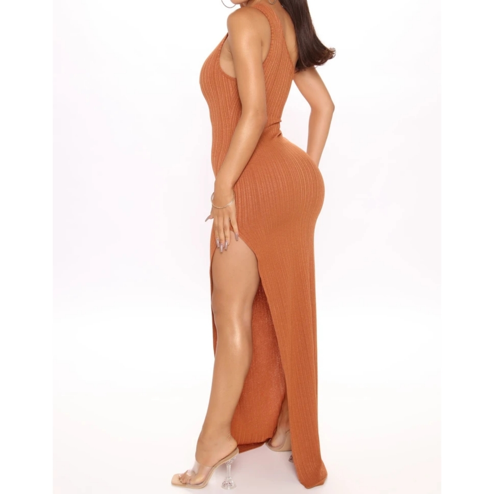 Rust Ribbed Maxi Dress - Picture 3 of 4